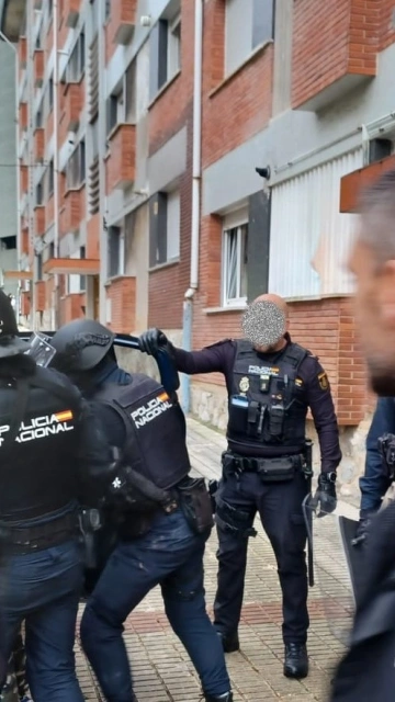 Intervención de la Policía Nacional en un piso de Langreo
