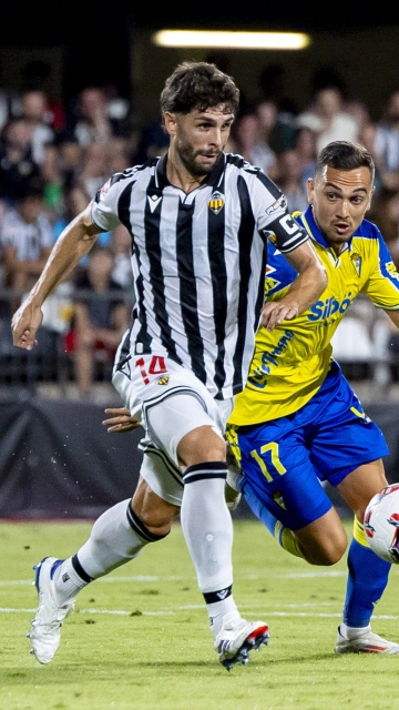 El Real Murcia confirma la incorporación de Óscar Gil