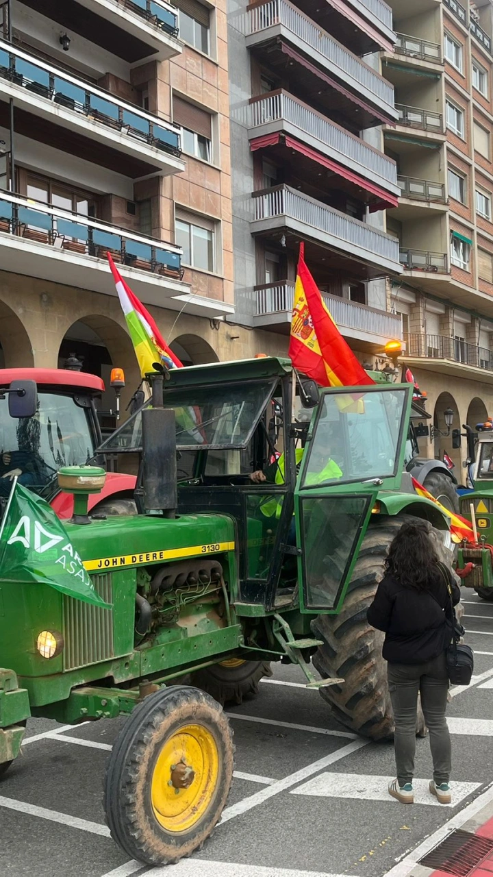 El Espolón primera parada de los tractores