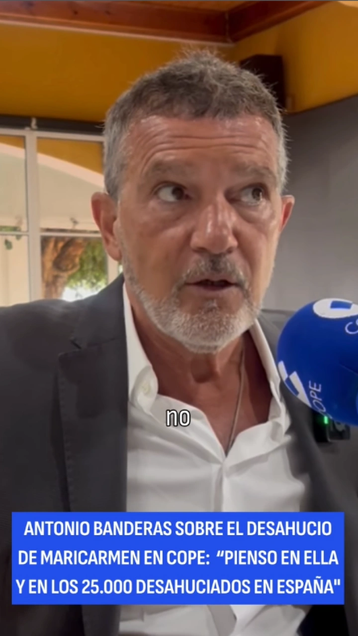 El actor reflexiona sobre los desahucios, además de denunciar el uso político y selectivo de los dramas sociales y los conflictos internacionales