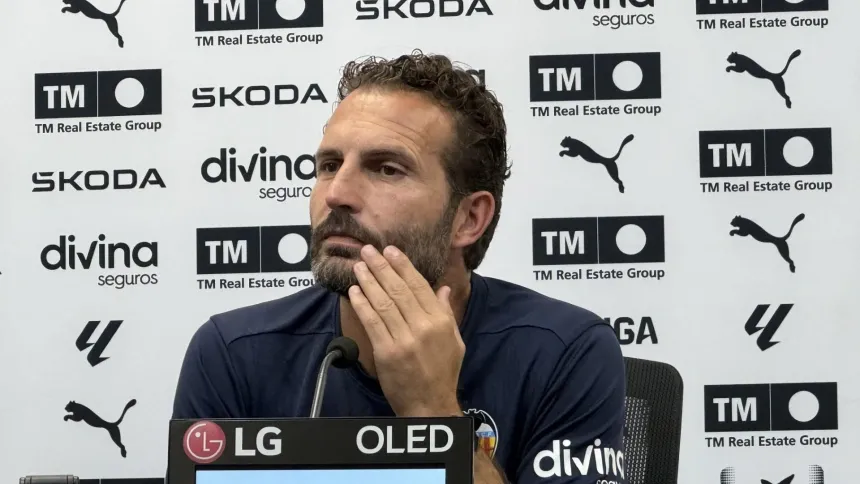 Baraja ante los medios en Paterna