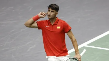 Carlos Alcaraz celebra un punto ante Humbert.