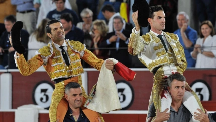 Emilio de Justo y Fernando Adrián, a hombros este viernes en Albacete