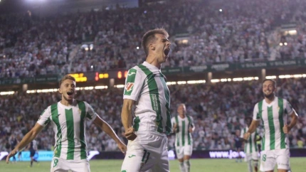 Los jugadores del Córdoba celebran uno de los goles ante el Dépor