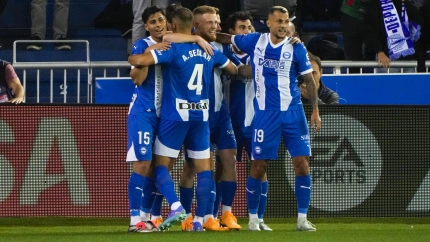 Carlos Vicente celebrando su gol