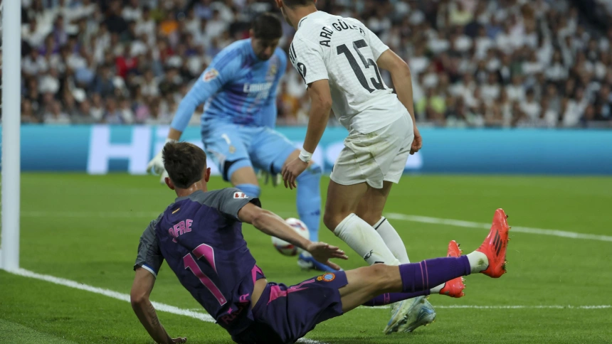 Gol de Courtois en propia meta