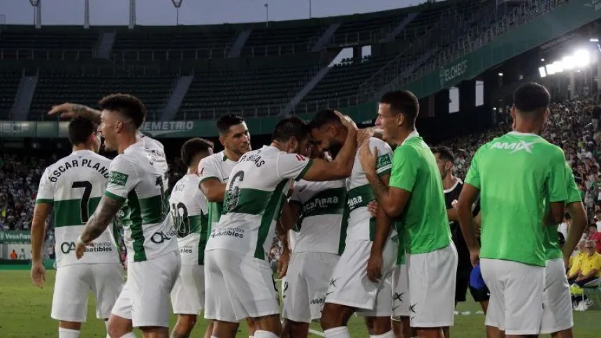 Los futbolistas celebran el gol del triunfo contra el Mirandés.