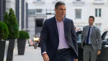 El presidente del Gobierno, Pedro Sánchez, a su salida del pleno del Congreso de los Diputados
