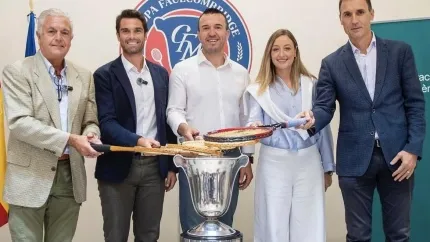 Foto de familia de la presentación del torneo
