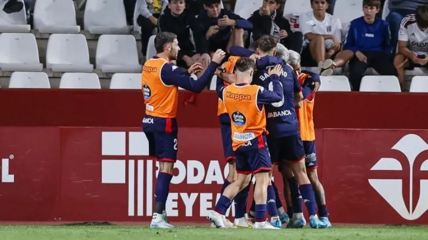 Los jugadores del Deportivo celebran uno de los cinco goles contra el Albacete.