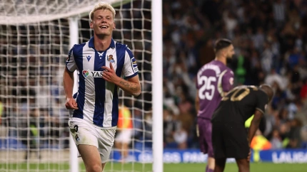 Oskarsson celebra su primer gol con la Real Sociedad.