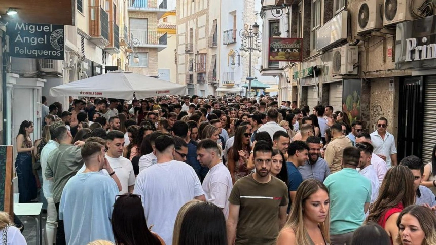 Imagen de la feria de día en la calle Corredera, repleta de gente, este fin de semana