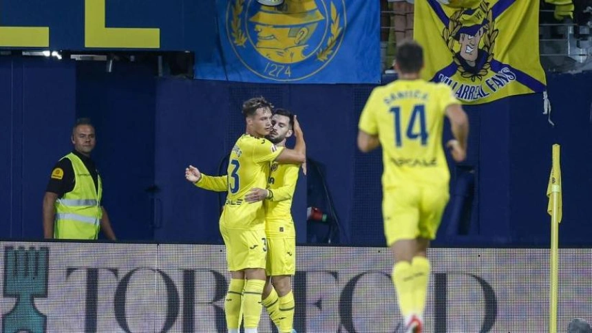 Baena celebra el gol de Las Palmas (LaLiga)