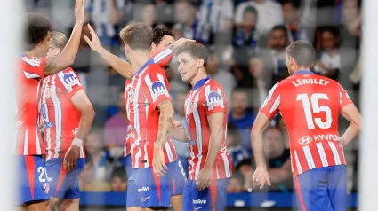 Julián Álvarez, del Atlético de Madrid, celebra el gol marcado en el Reale Arena a la Real Sociedad