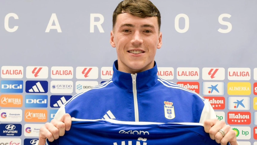 Fede Viñas llevará el dorsal 19 en el Oviedo.