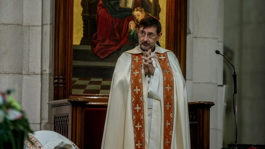 El cardenal José Cobo