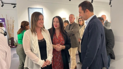 María José Nóvoa, directora técnica general de la asociación Saúde Mental A Mariña, con la alcaldesa de Cervo, Dolores García Caramés, y el conselleiro do Mar, Alfonso Villares