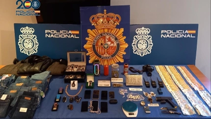 Droga, dinero, ropa y otros objetos incautados por la Policía Nacional
