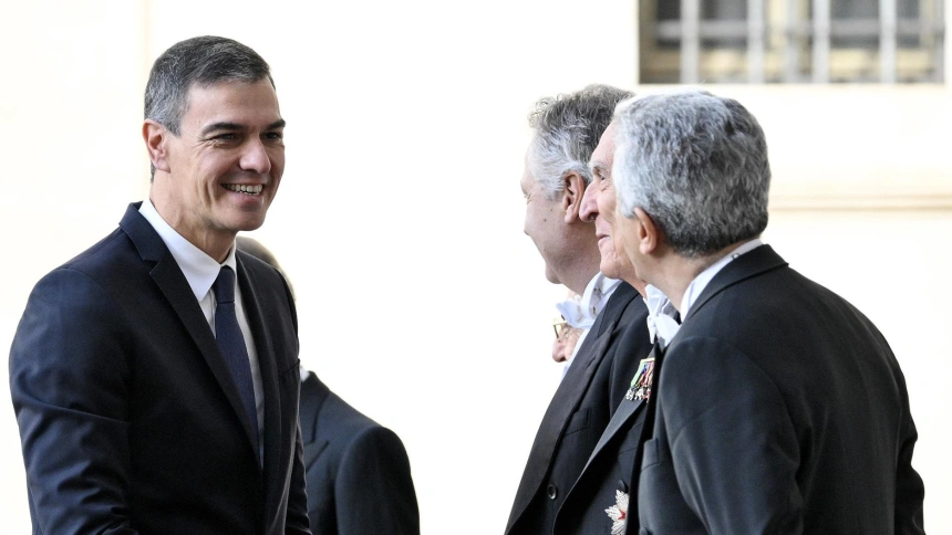 Pedro Sánchez recibido este viernes en el Vaticano por el Papa Francisco
