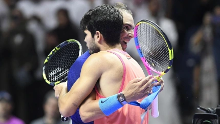 Riyadh (Saudi Arabia), 17/10/2024.- Rafael Nadal of Spain shares a moment with Carlos Alcaraz of Spain after their at the Six Kings Slam exhibition tennis tournament in Riyadh, Saudi Arabia, 17 October 2024. (Tenis, Arabia Saudita, España) EFE/EPA/STR