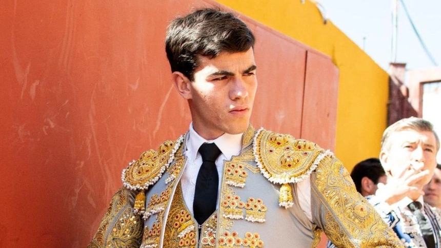 Cid de María antes del paseíllo en la final del Circuito de Novilladas de la Comunidad de Madrid