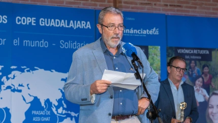 El presidente de ATAMACO, Félix de Andrés, recoge el Premio 'Agrícola y Ganadero' de COPE Guadalajara 2024