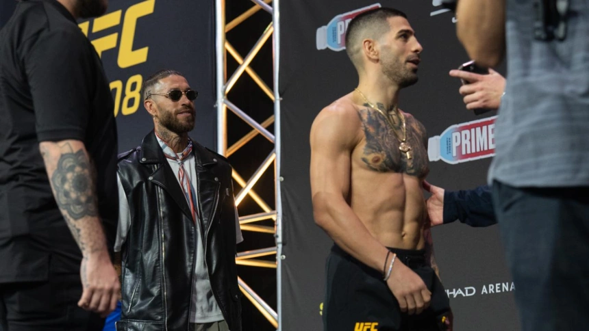 Sergio Ramos junto a Ilia Topuria