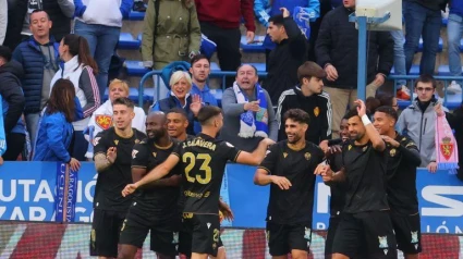 Los jugadores del Castellón celebran el primer gol contra el Zaragoza.