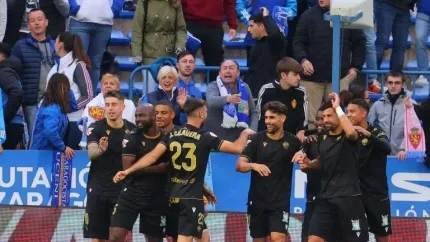 Los jugadores del Castellón celebran el primer gol contra el Zaragoza.