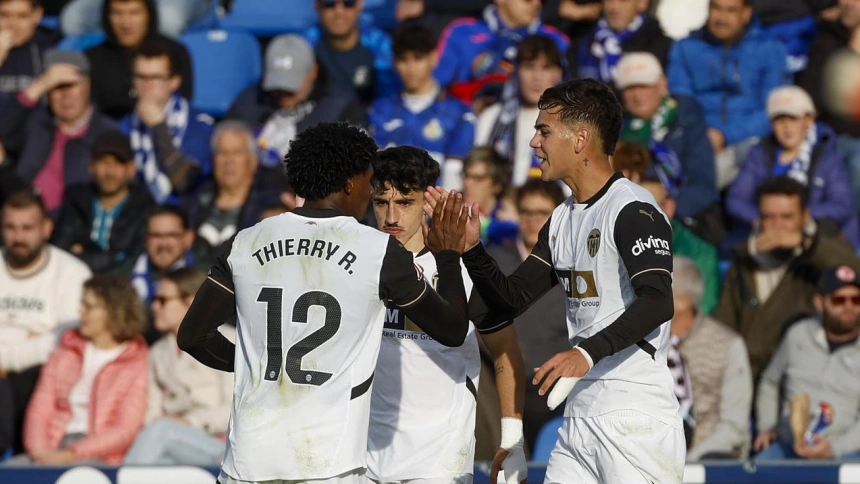 Los futbolistas del Valencia celebran el 0-1 contra el Getafe.