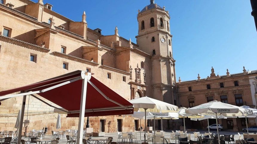 Imagen de la colegiata de San Patricio, en la plaza de España de Lorca