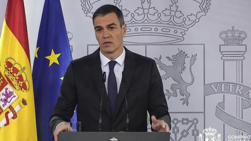 Captura video de la declaración institucional del presidente del Gobierno, Pedro Sánchez, en el Palacio de la Moncloa