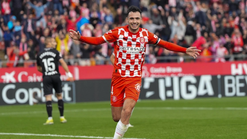 Arnau Martínez celebra su gol
