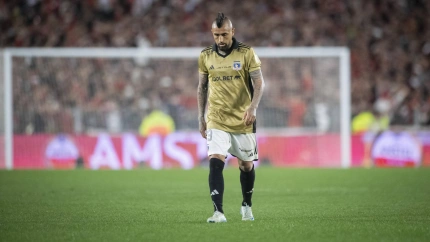 Arturo Vidal con la camiseta del Colo Colo