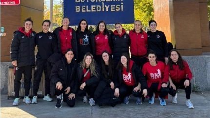 Las jugadoras de Porriño posan en tierras turcas