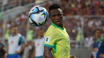 Vinicius Jr jugando con Brasil
