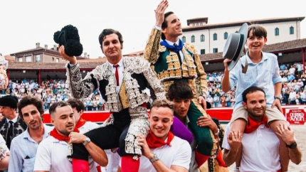 Daniel Luque, Morante, Juan Ortega, en su salida a hombros en Azpeitia