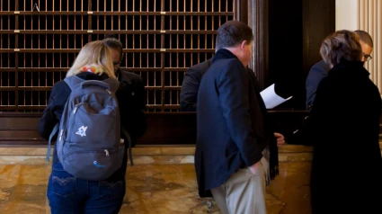 Registro en la recepción de un hotel