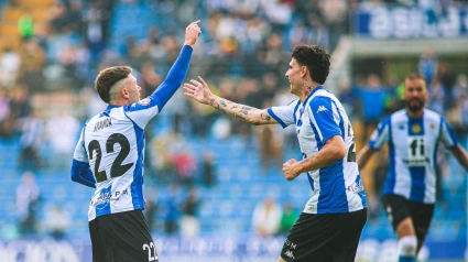 Aranda y Retuerta celebran el tanto ante el filial sevillista.