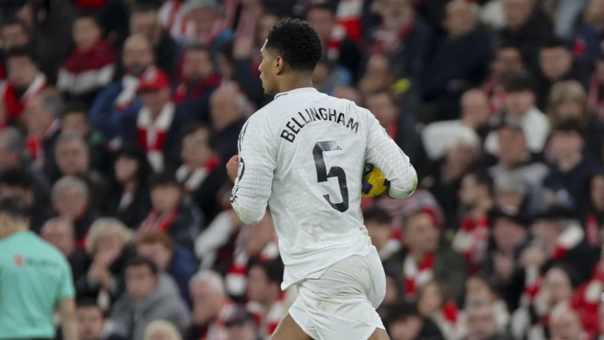 Bellingham celebra el 1-1 del Real Madrid contra el Athletic.