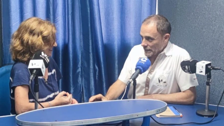 Patricia Rosety acompañando al misionero Miguel Ángel Gullón.