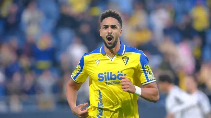 Chris Ramos celebra el gol de la victoria del Cádiz contra el Albacete.