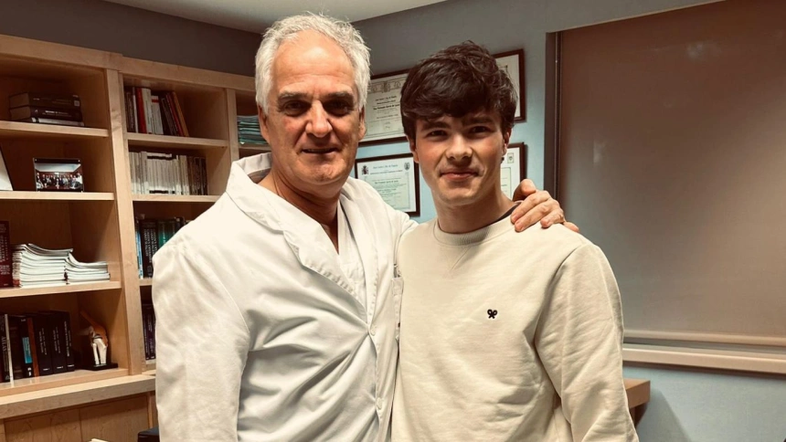 El novillero Tristán Barroso, tras recibir el alta