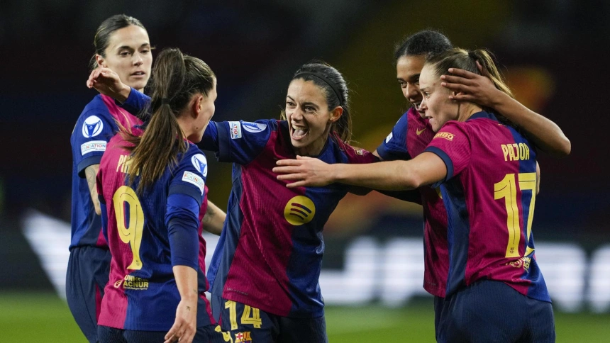 El Barcelona celebra uno de los goles al Manchester City