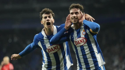 Puado celebra el gol del Espanyol al Valencia