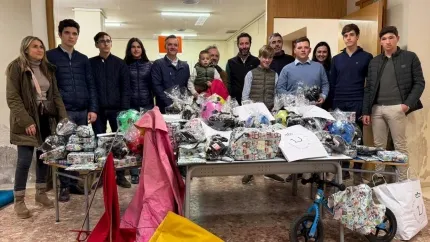 La Real Unión de Criadores de Toros de Lidia hace entrega de los juguetes a los niños afectados por la DANA de Valencia