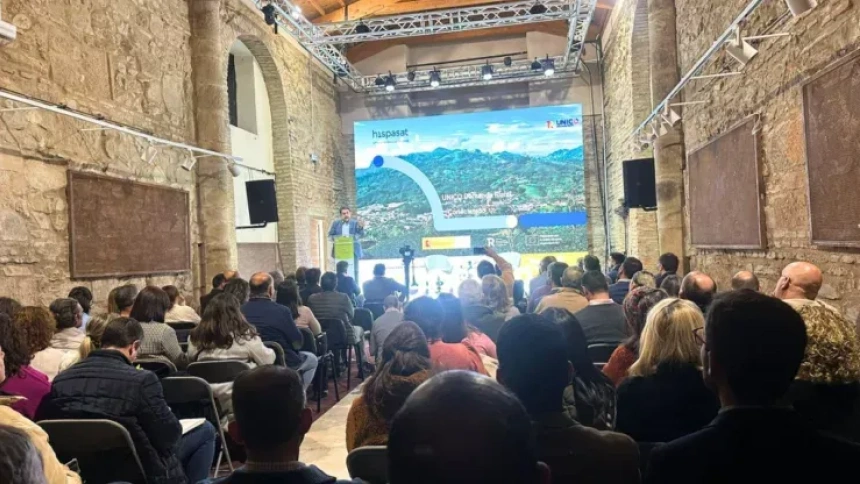 Manuel Campo Vidal ofrece las claves para luchar contra la despoblación, especialmente en la Sierra Morena de Sevilla