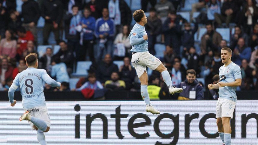 Pablo Durán celebra su primer gol