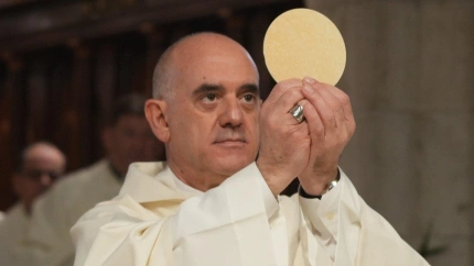 Don Arturo Ros oficiando una misa