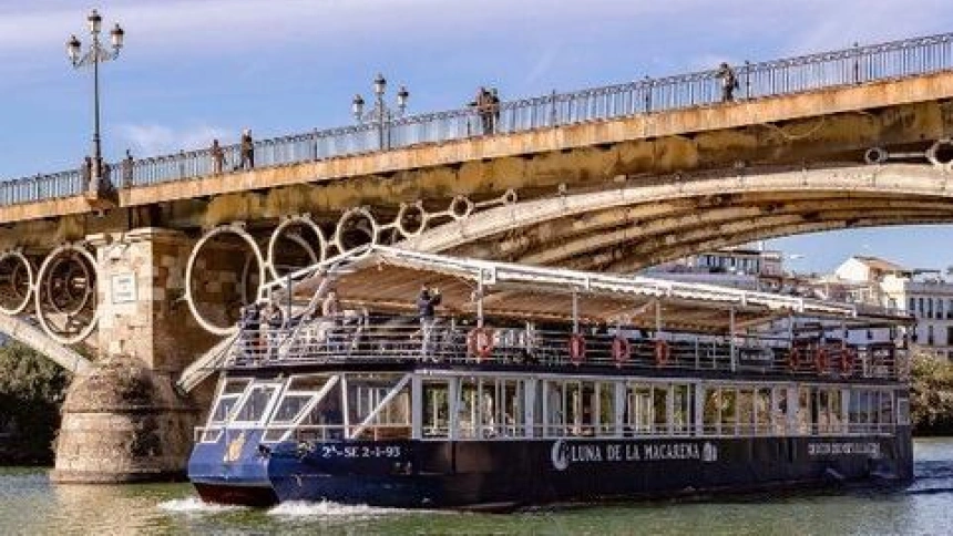 Paseo en barco Cruceros Torre del Oro